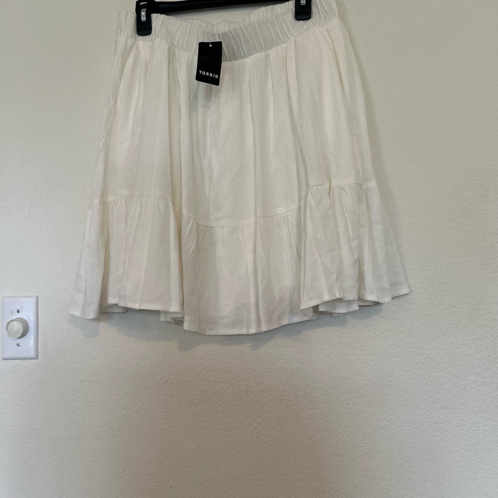 NWT Torrid circle Mini Skirt Tiered Size 0 Large